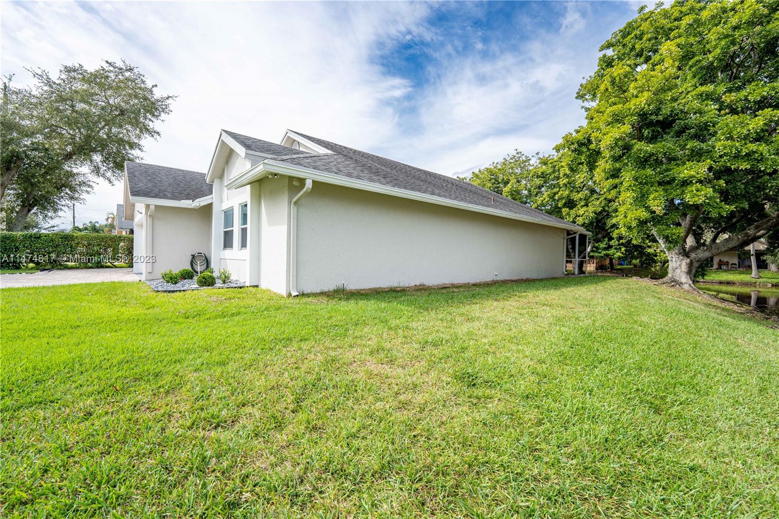 SAWGRASS ESTATES - Residential Lease