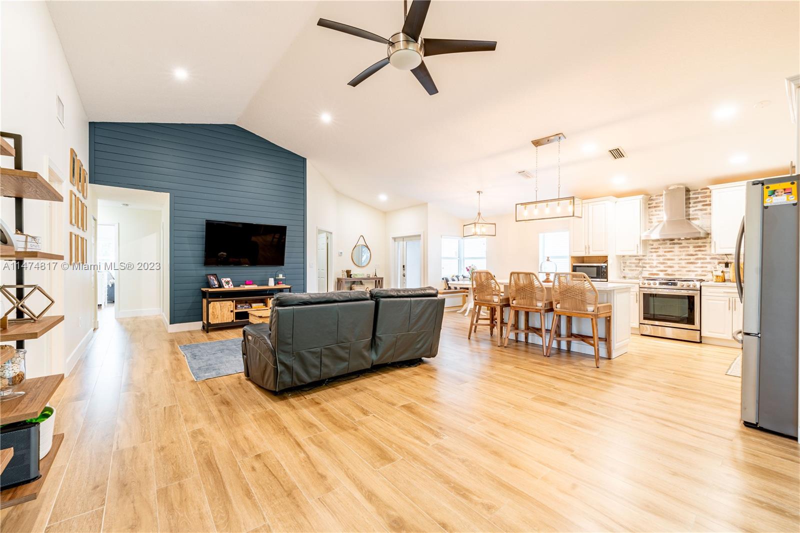 SAWGRASS ESTATES - Residential Lease