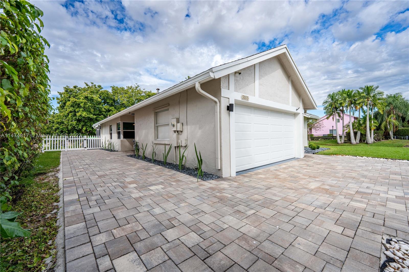 SAWGRASS ESTATES - Residential Lease