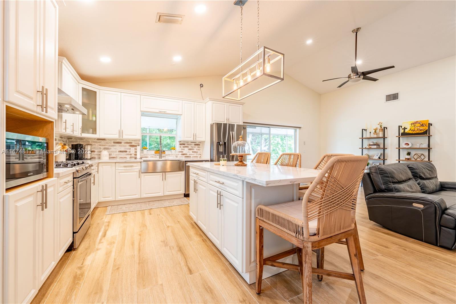 SAWGRASS ESTATES - Residential Lease