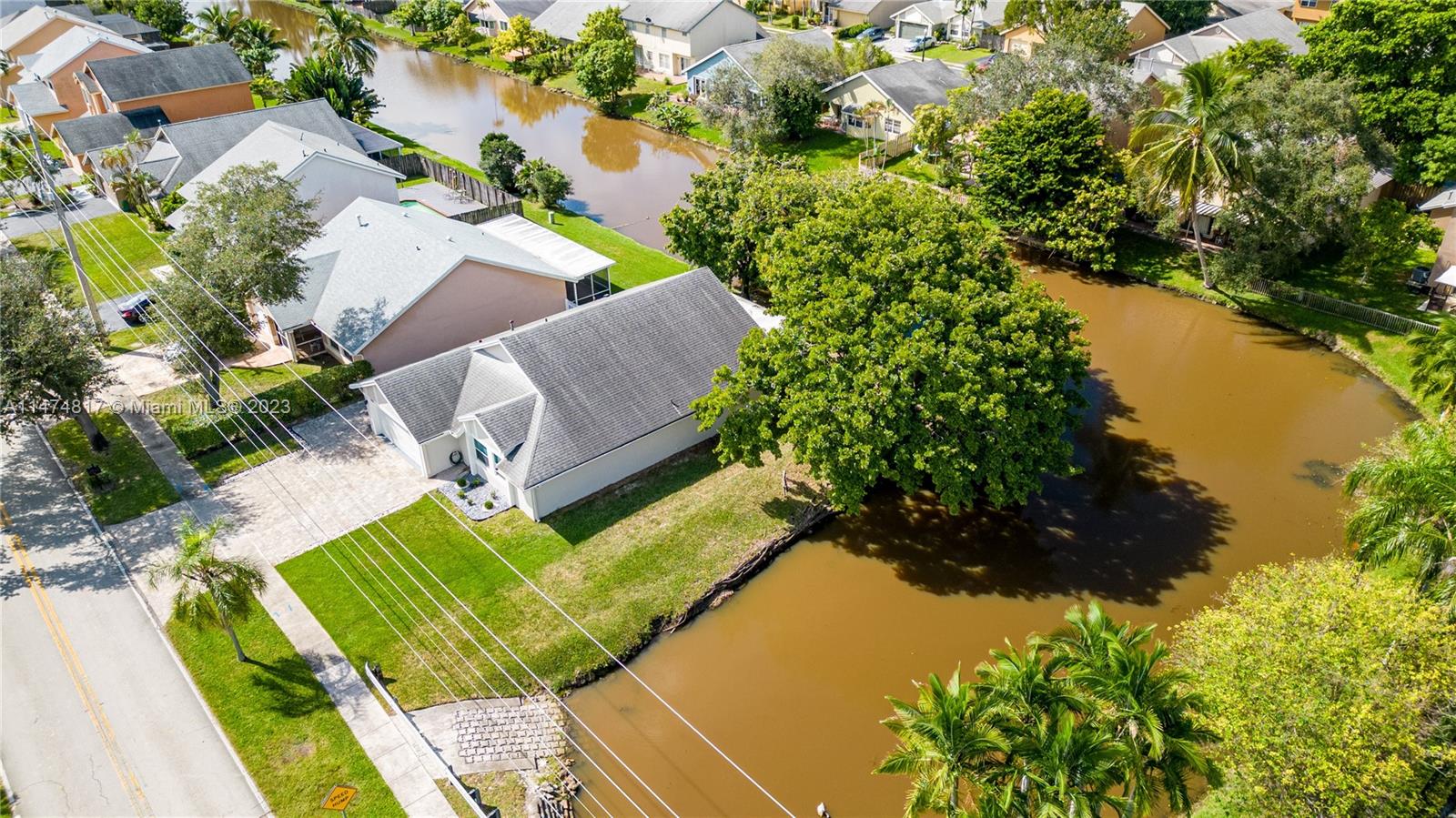 SAWGRASS ESTATES - Residential Lease