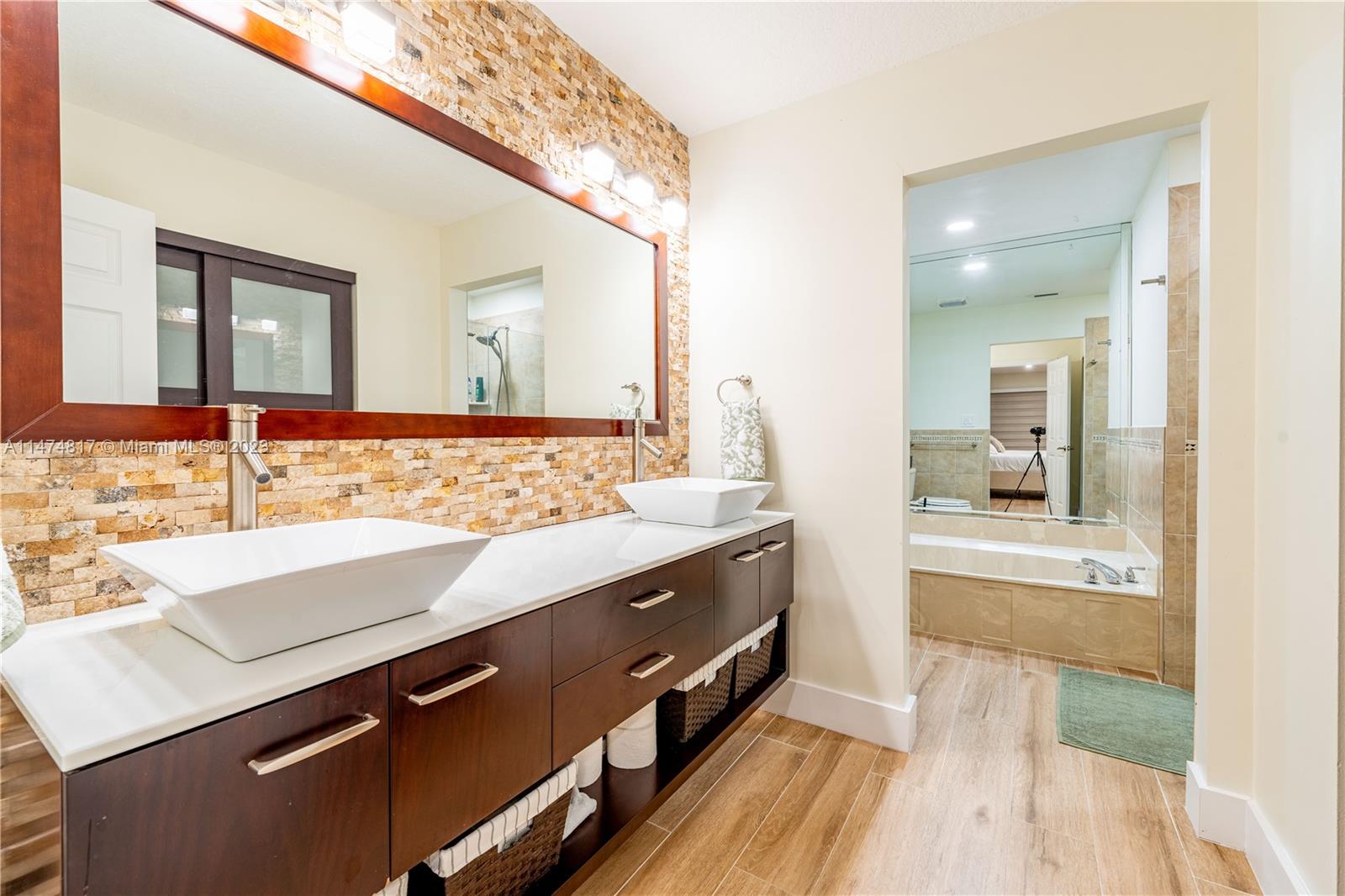SAWGRASS ESTATES - Residential Lease