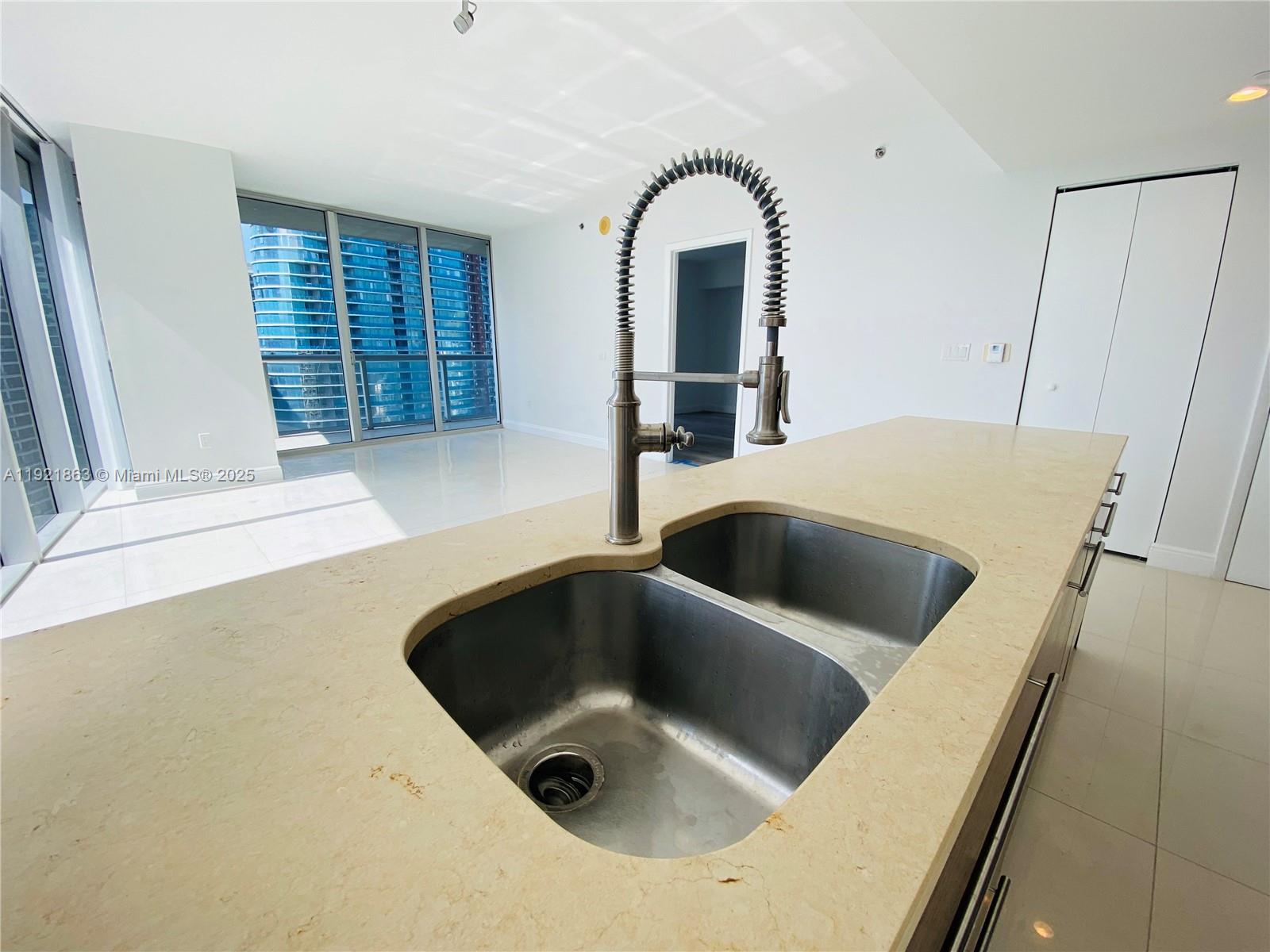 ICONBRICKELL CONDO NO 1 - Residential