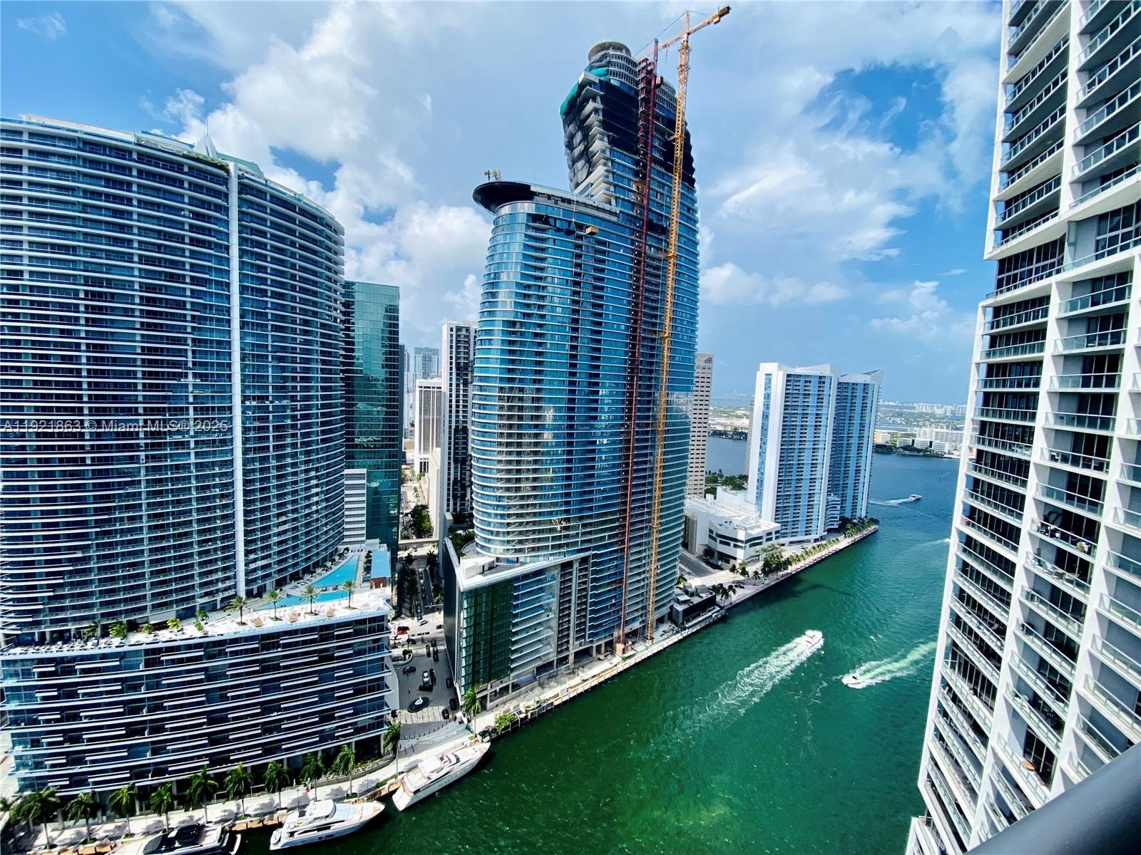 Amazing high floor corner unit with spectacular views of Miami River, Intercoastal and Skyline. Sub-zero and and Wolf kitchen appliances. Magnificent master suite with amazing views. Grand lobby, first class amenities, Olympic-size heated pool, state of the art spa, and tennis. Resort type living lifestyle.