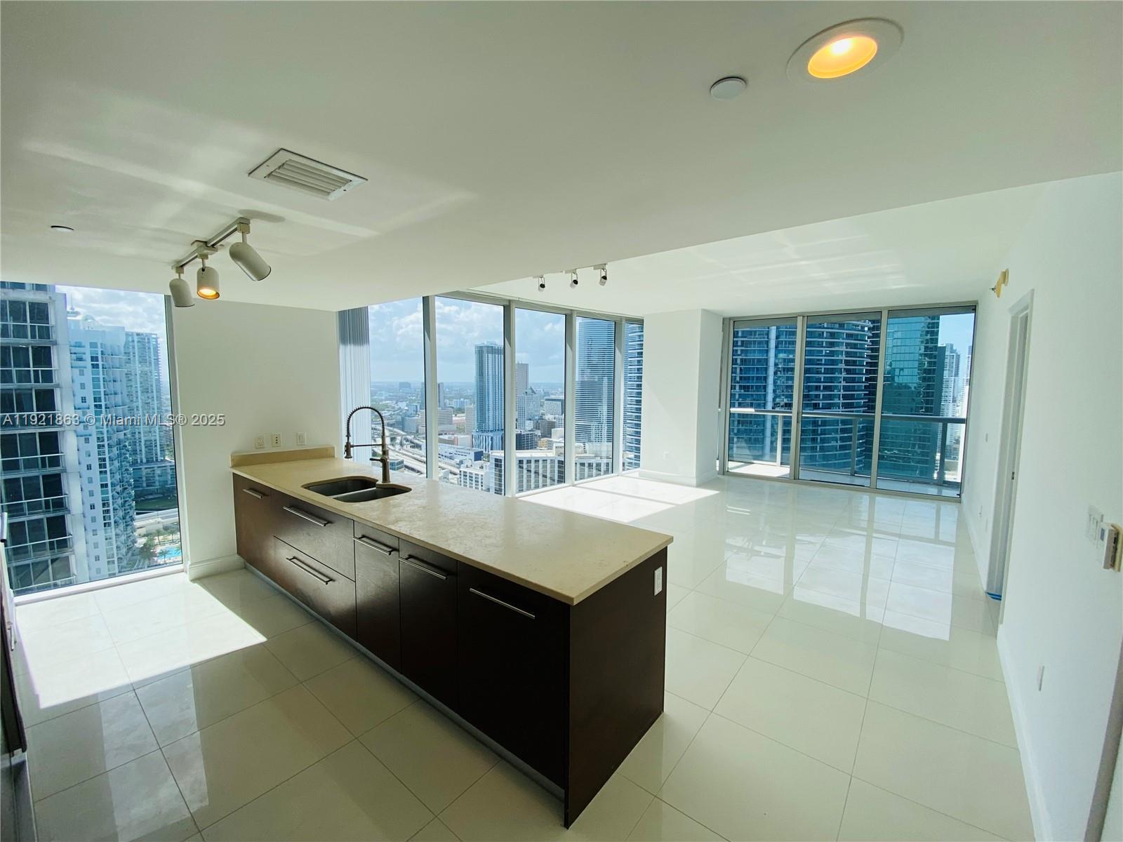 ICONBRICKELL CONDO NO 1 - Residential