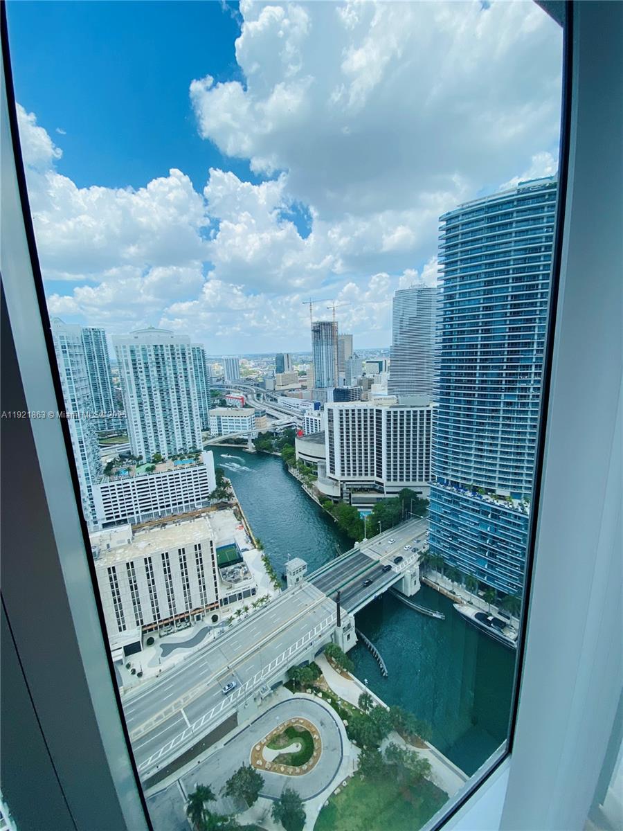ICONBRICKELL CONDO NO 1 - Residential