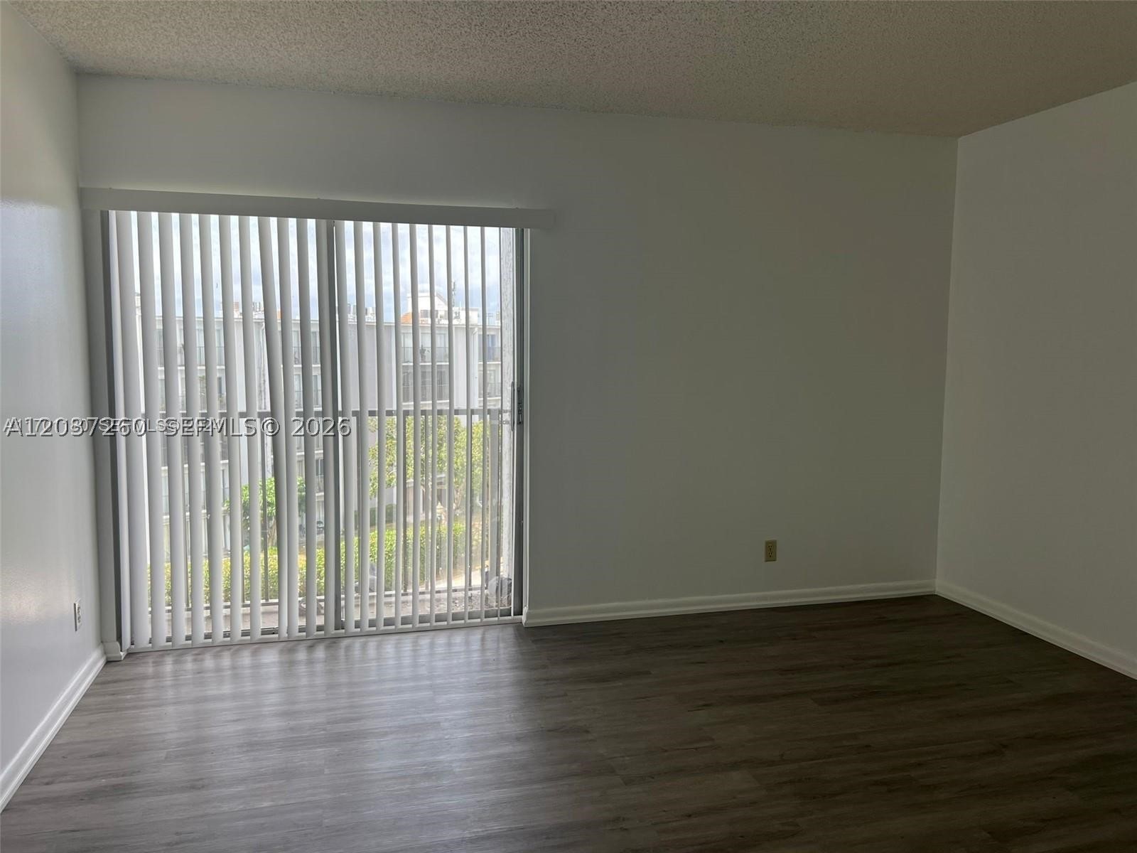 LAKESHORE AT UNIVERSITY P - Residential Lease