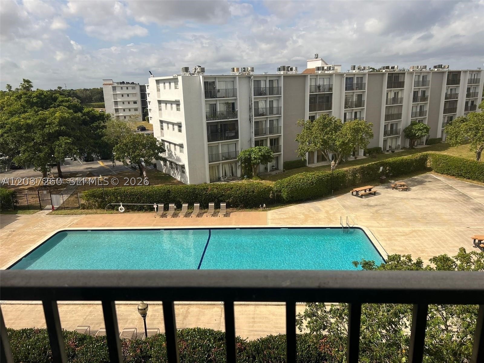 LAKESHORE AT UNIVERSITY P - Residential Lease