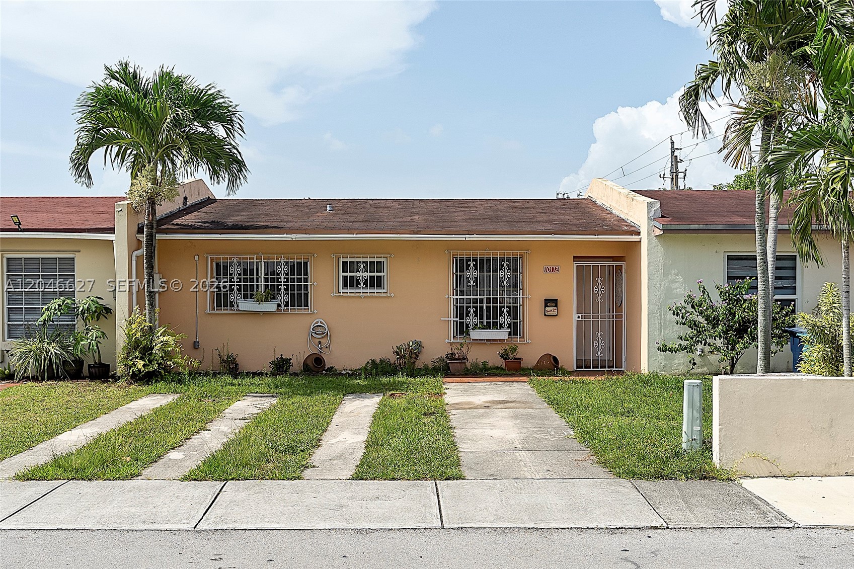 Fantastic opportunity to own a property within minutes of FIU. A unit that has been extremely well maintained with an upgrade bathroom and stainless steel appliances. The property is located near the Turnpike and the Palmetto Expressway. The property is close to some of the best private schools Belen, Columbus and St Brendan as well as some excellent public schools. This property has a canal in the back so that there is no neighbor right behind the property for additional privacy.