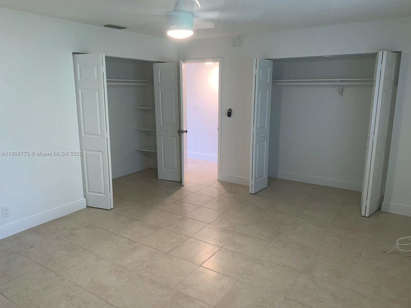 HOLLYWOOD LITTLE RANCHES - Residential Lease