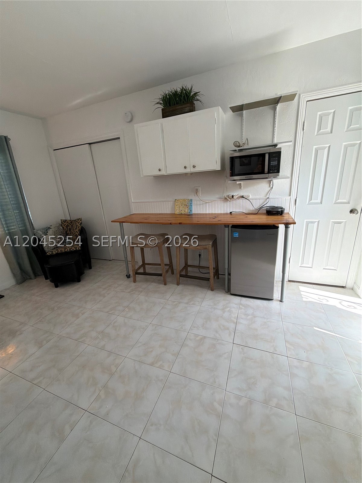 DANIA BEACH - Residential Lease
