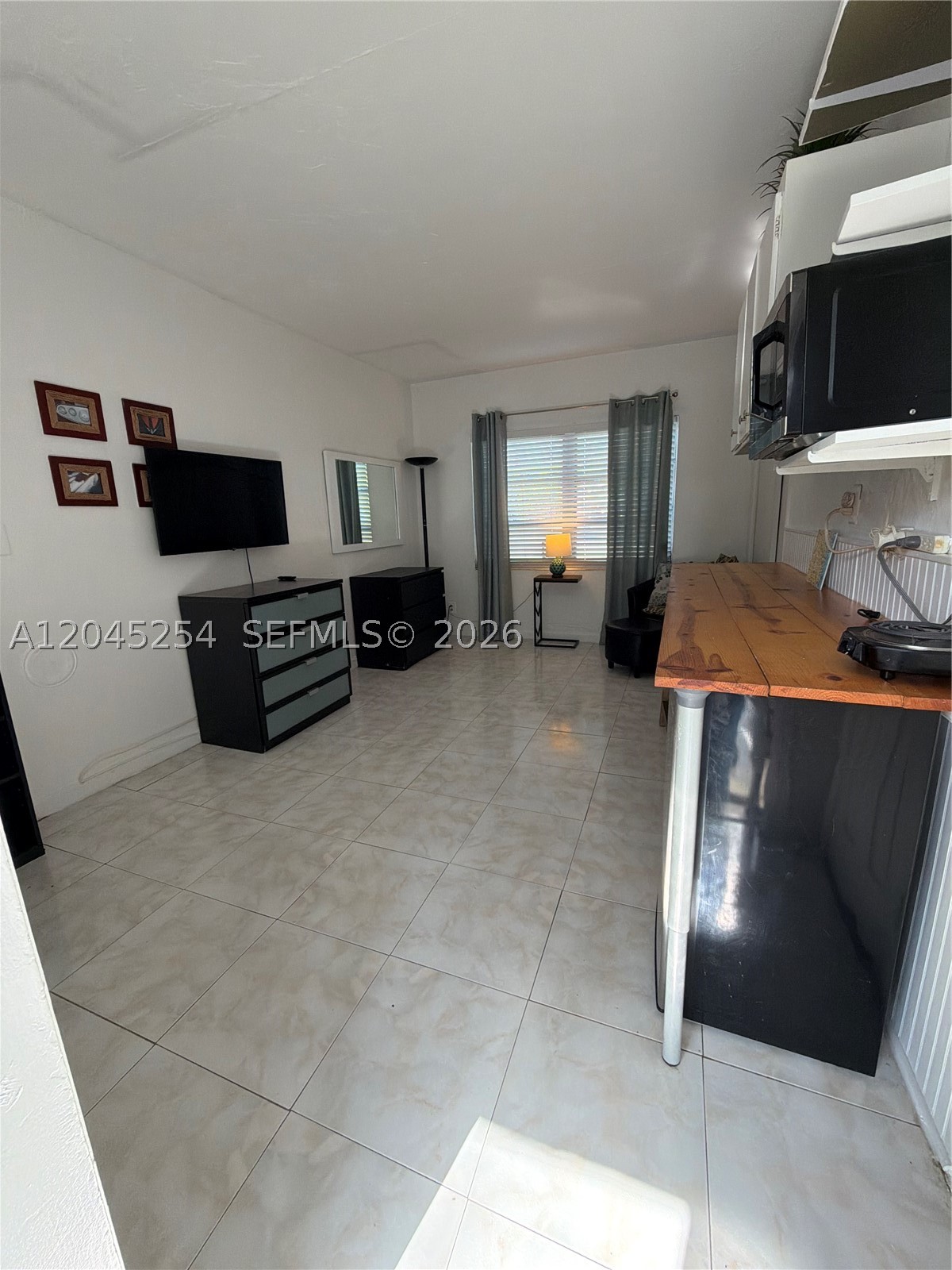 DANIA BEACH - Residential Lease