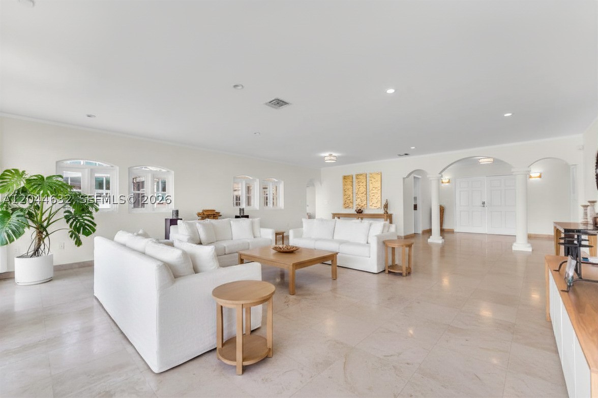 TREASURE ISLAND - Residential
