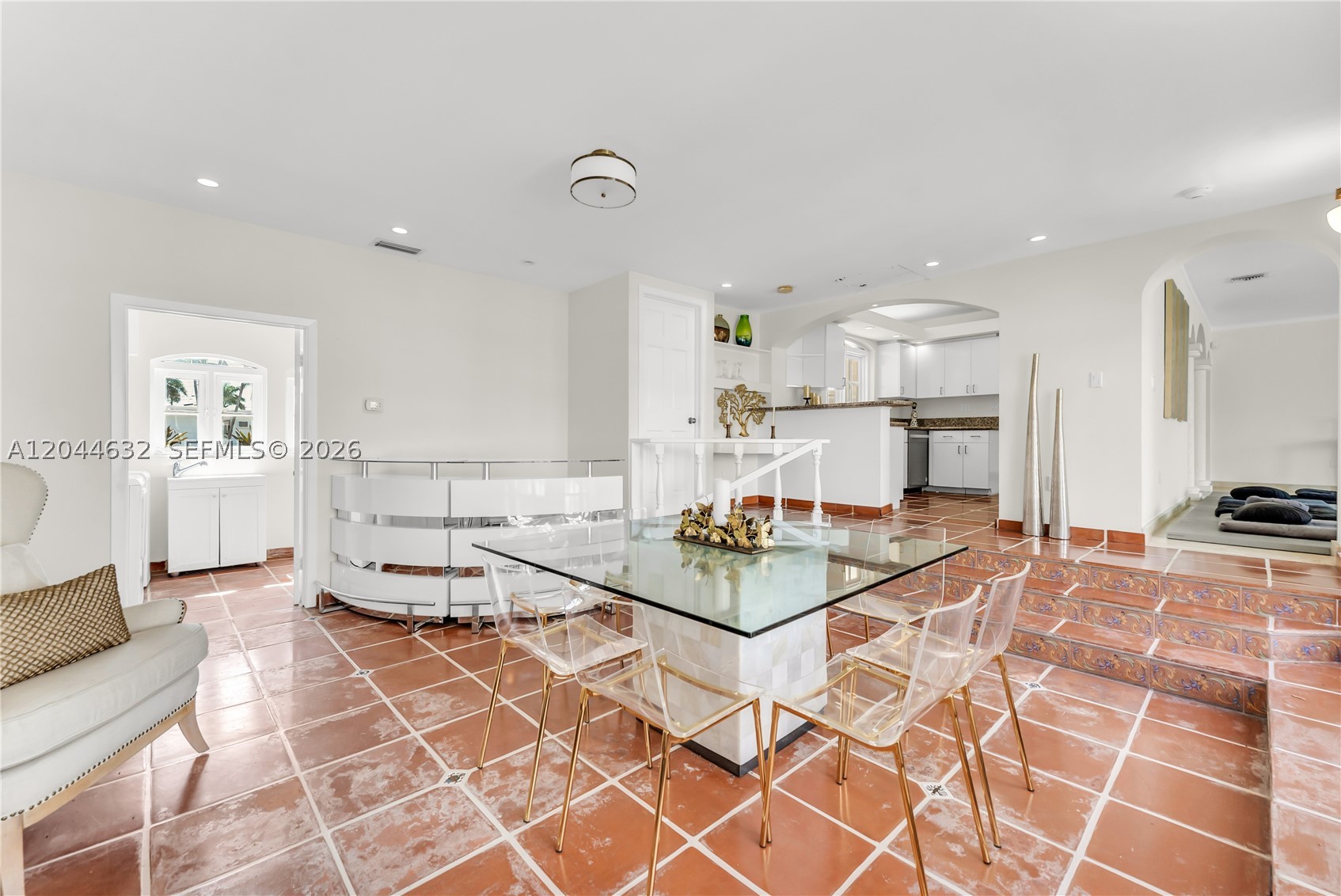 TREASURE ISLAND - Residential