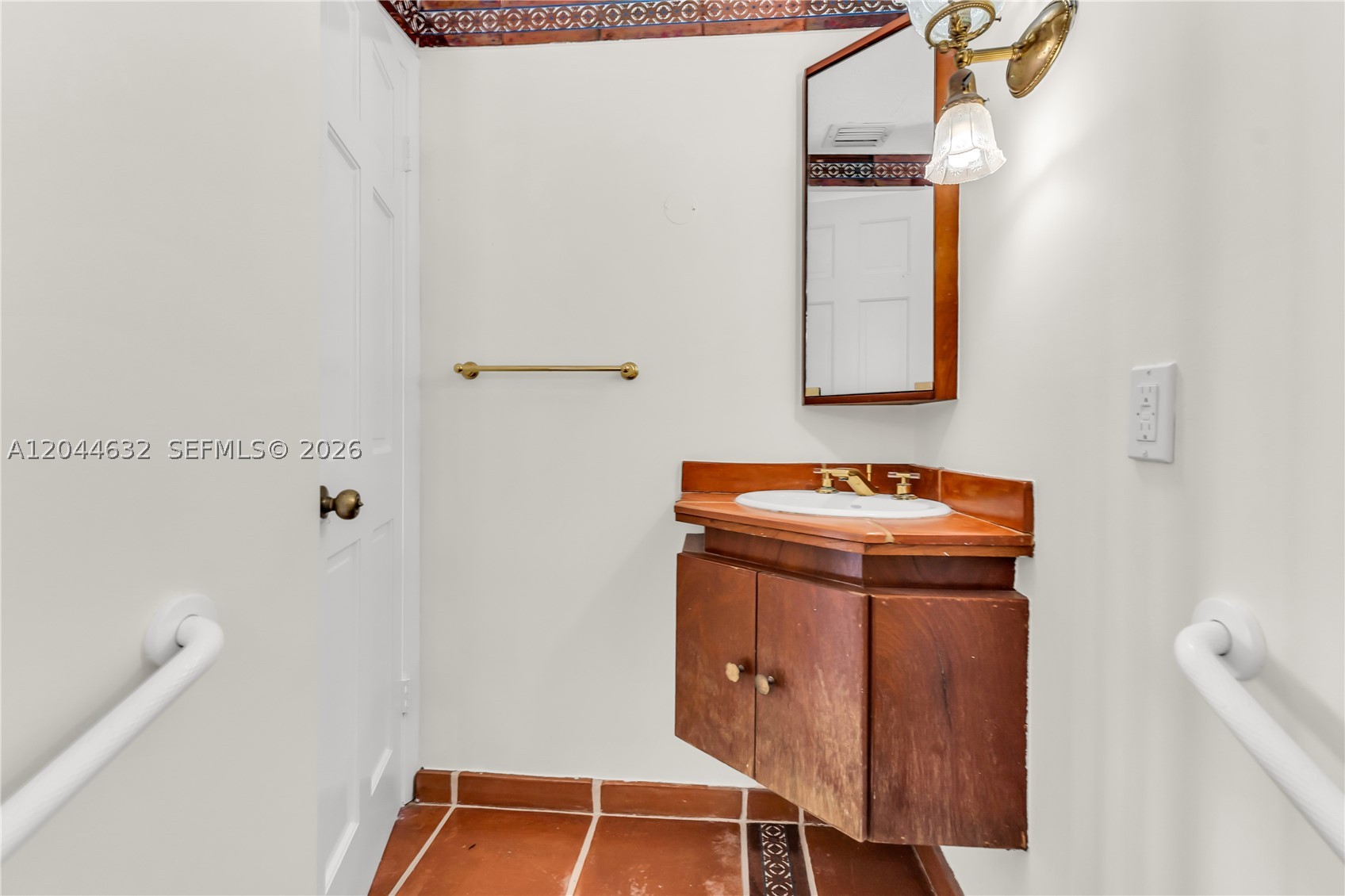 TREASURE ISLAND - Residential