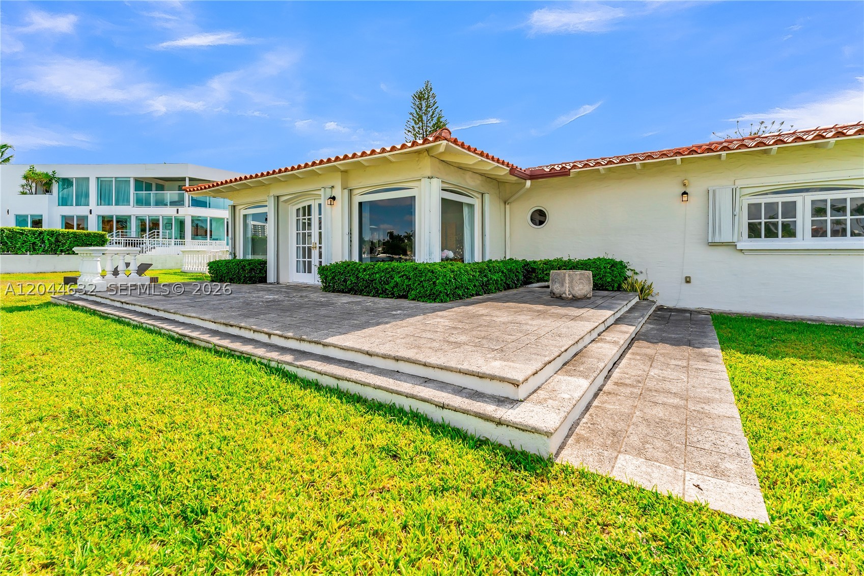 TREASURE ISLAND - Residential