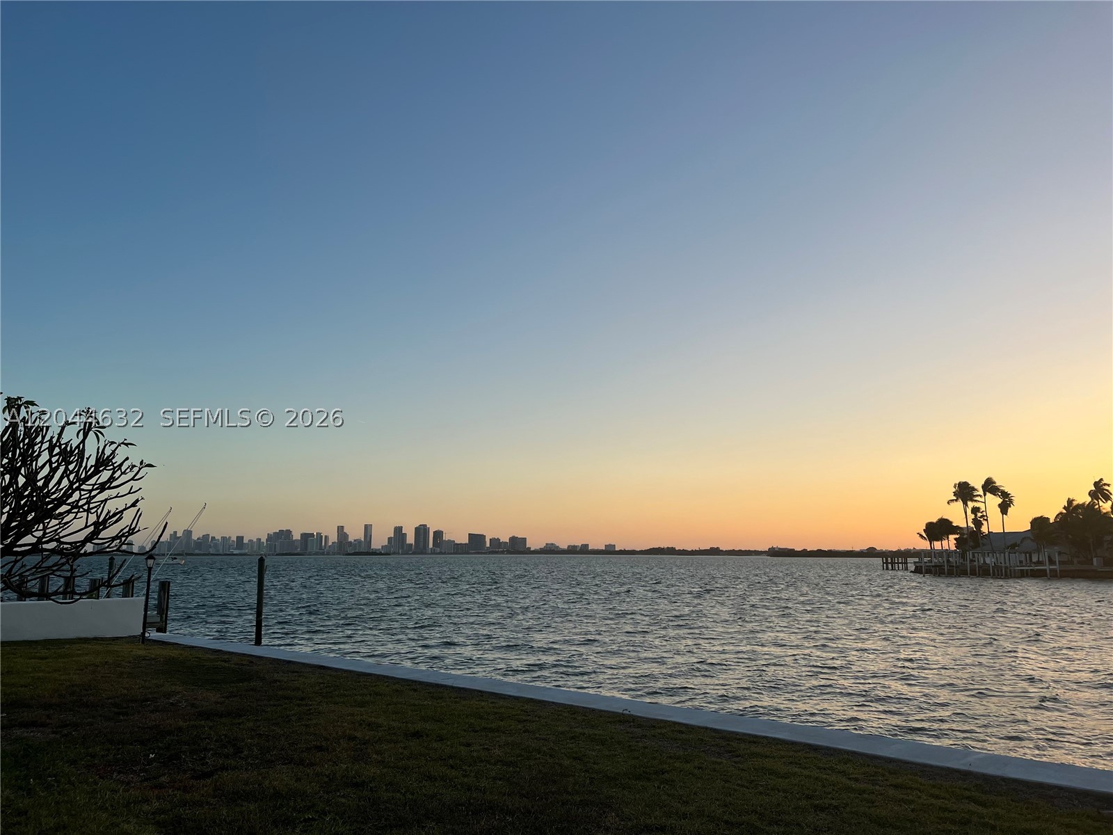 TREASURE ISLAND - Residential