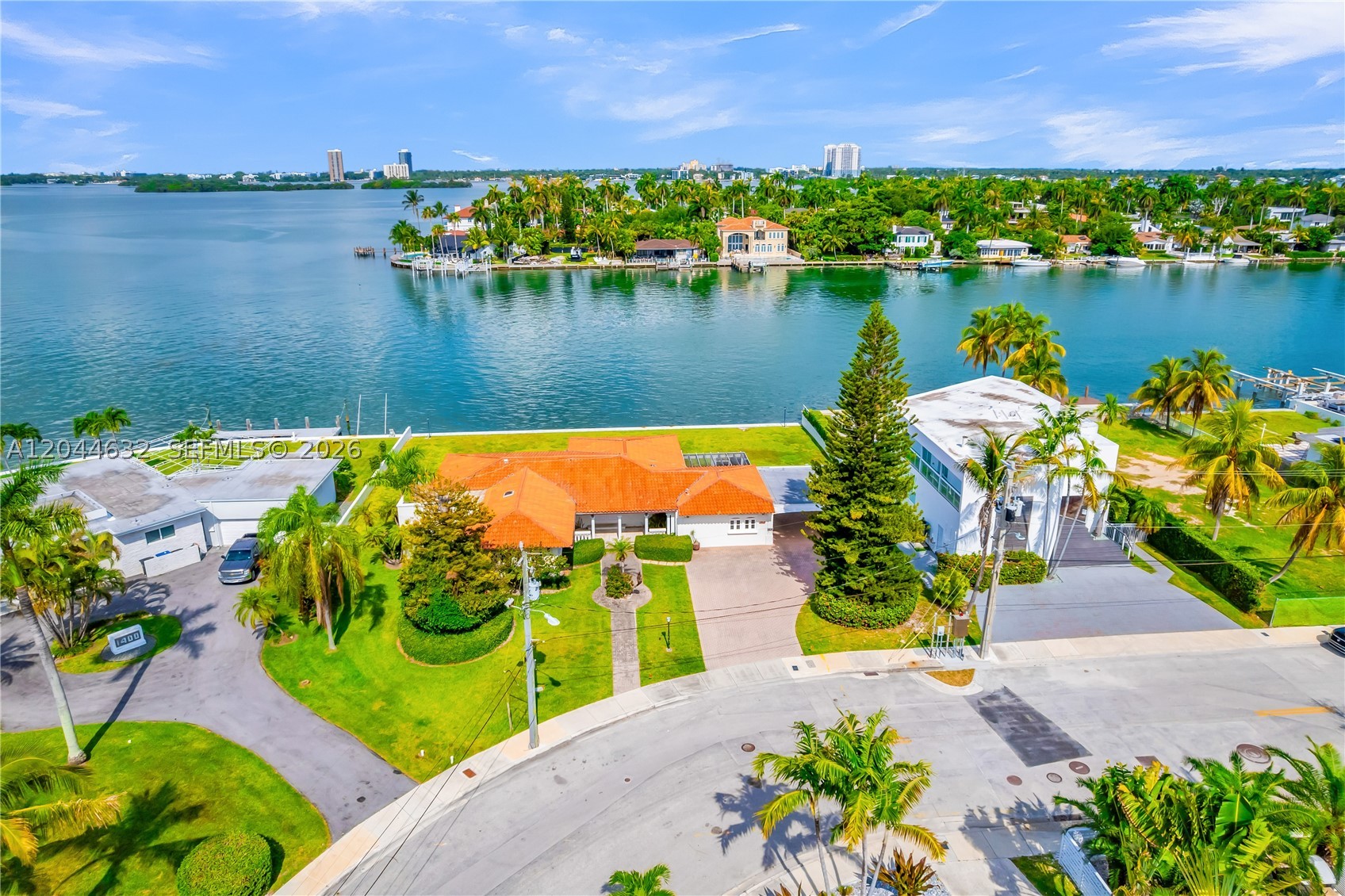 TREASURE ISLAND - Residential