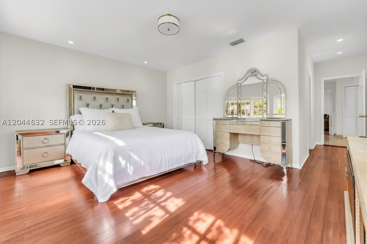 TREASURE ISLAND - Residential