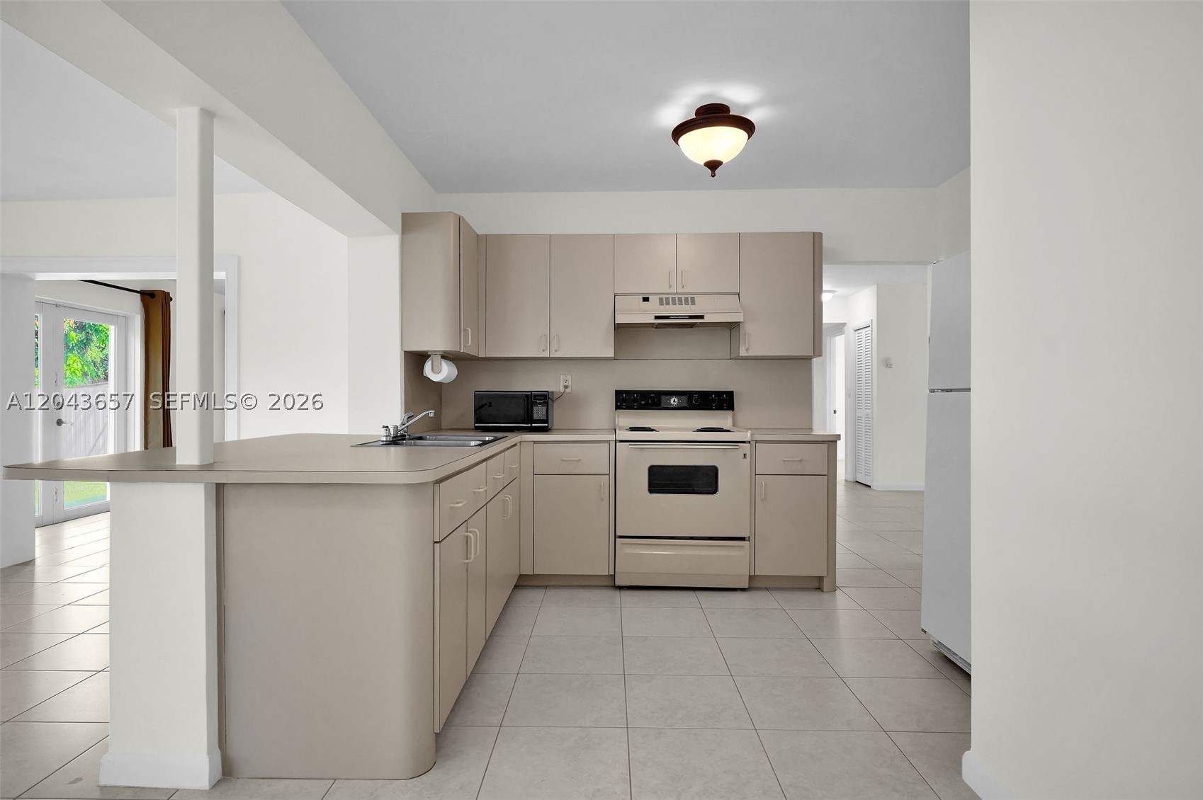 MIAMI LAKES SEC 2 - Residential