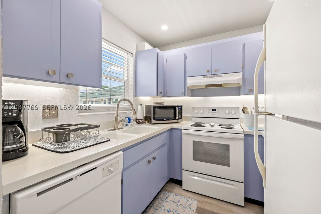 VISTA HARBOR CONDO BLDGS - Residential Lease