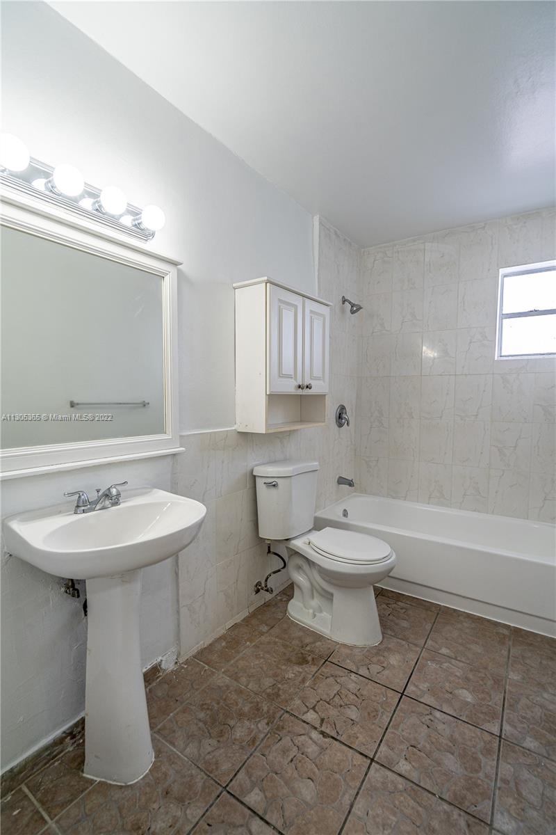 ENCLAVE TOWER CONDO - Residential Lease