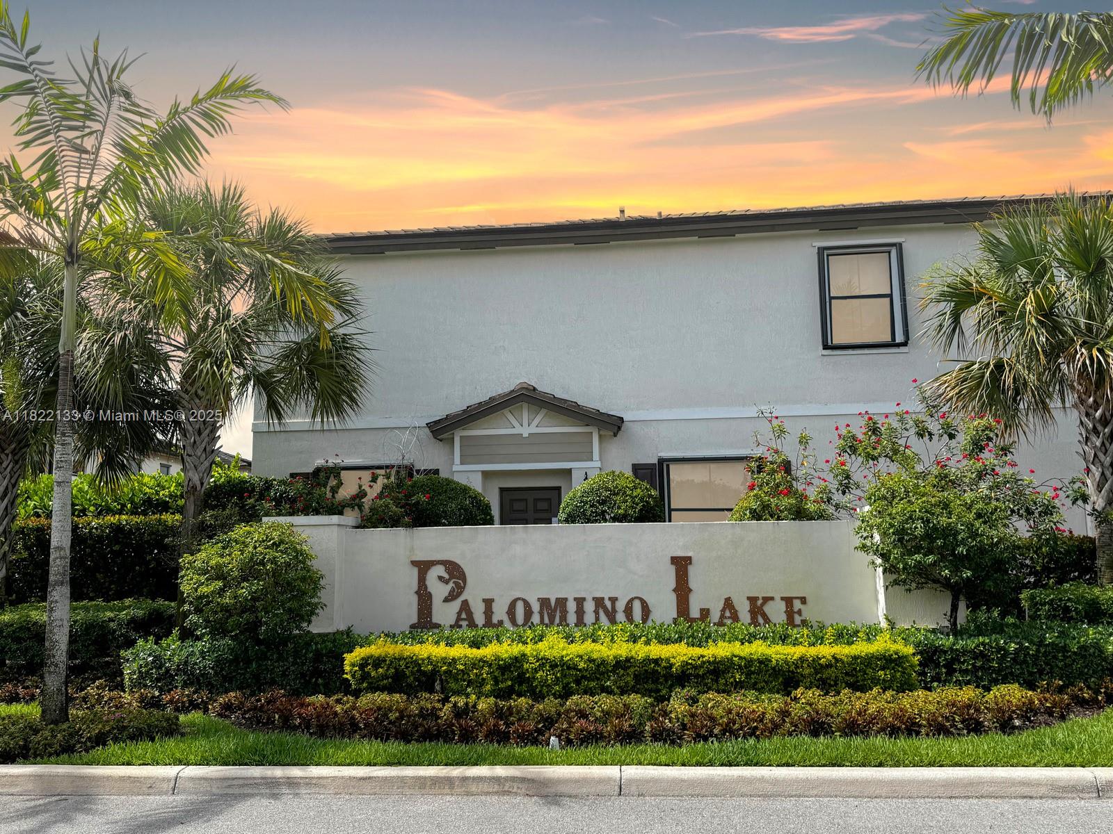 PALOMINO LAKES - Residential