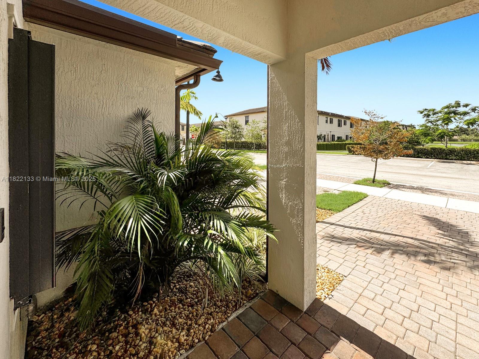 PALOMINO LAKES - Residential