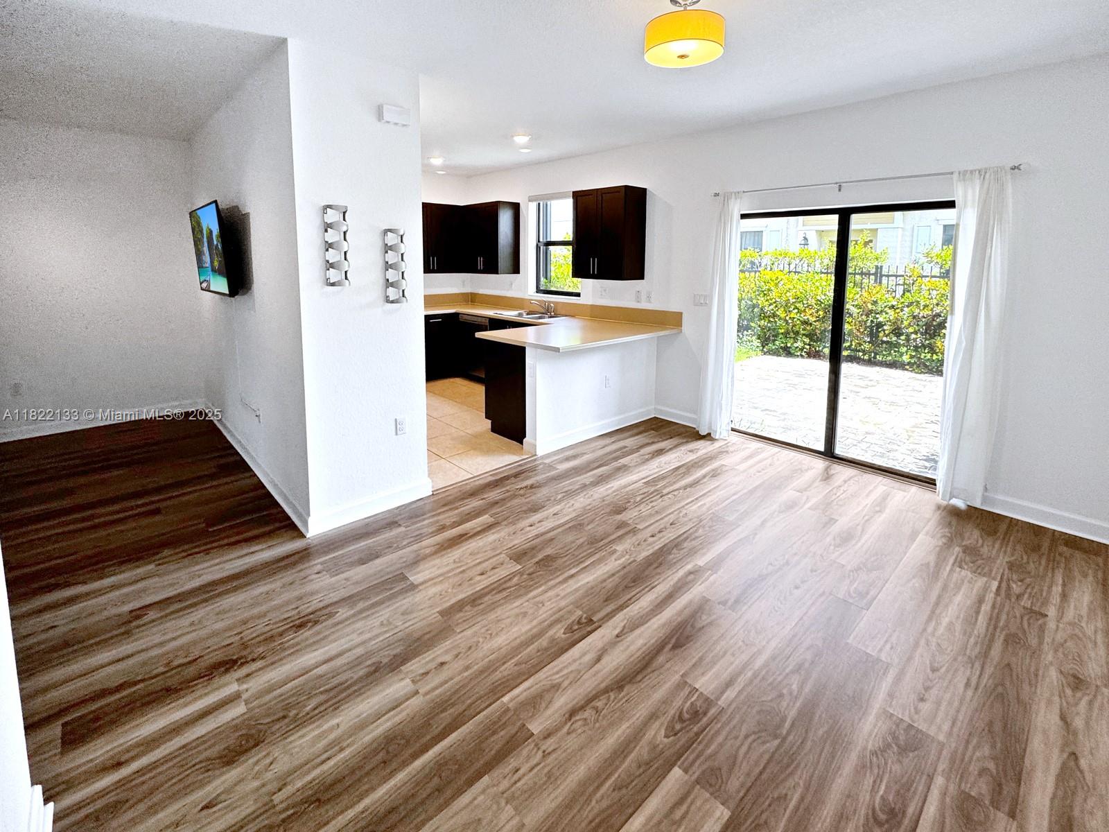 PALOMINO LAKES - Residential