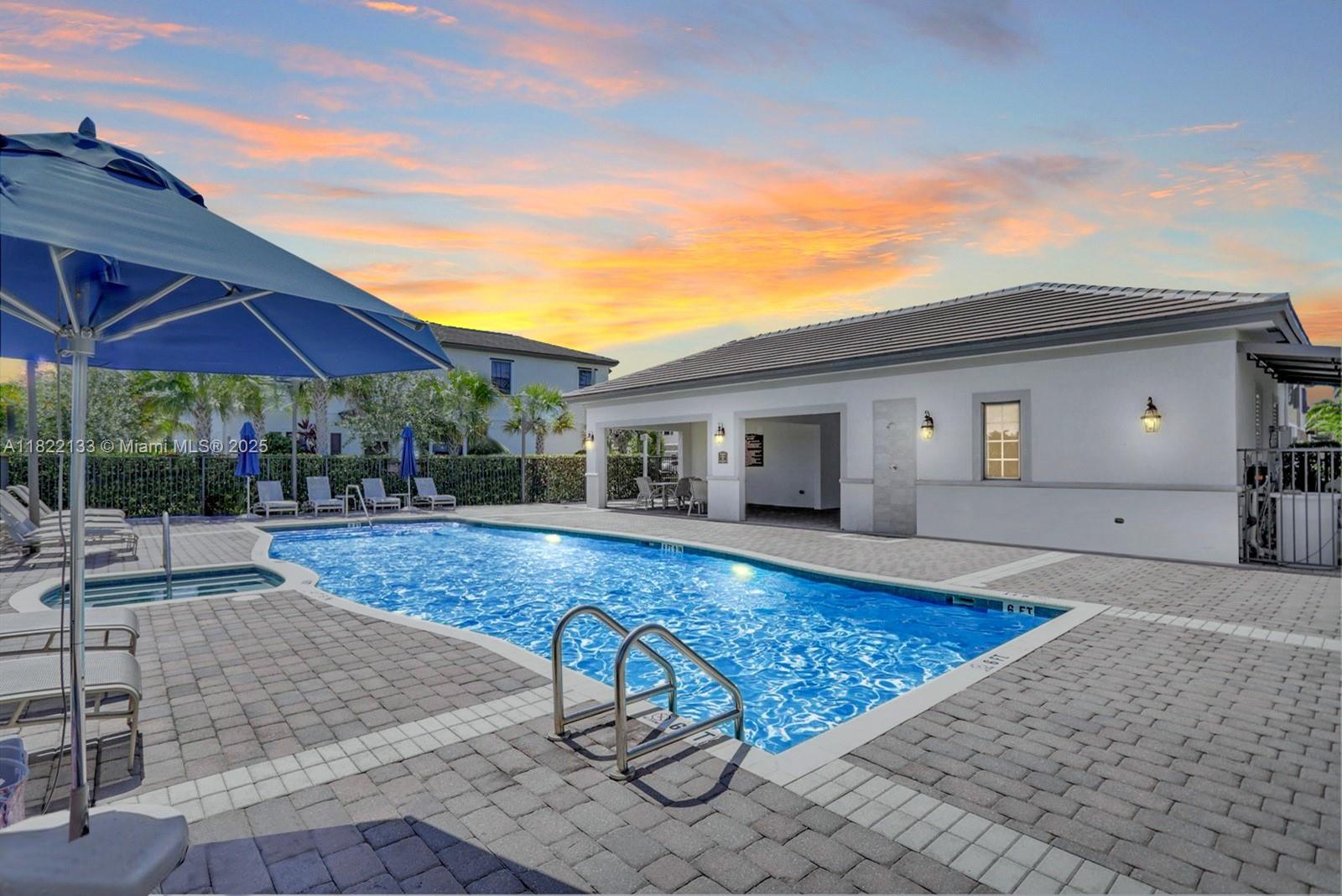 PALOMINO LAKES - Residential