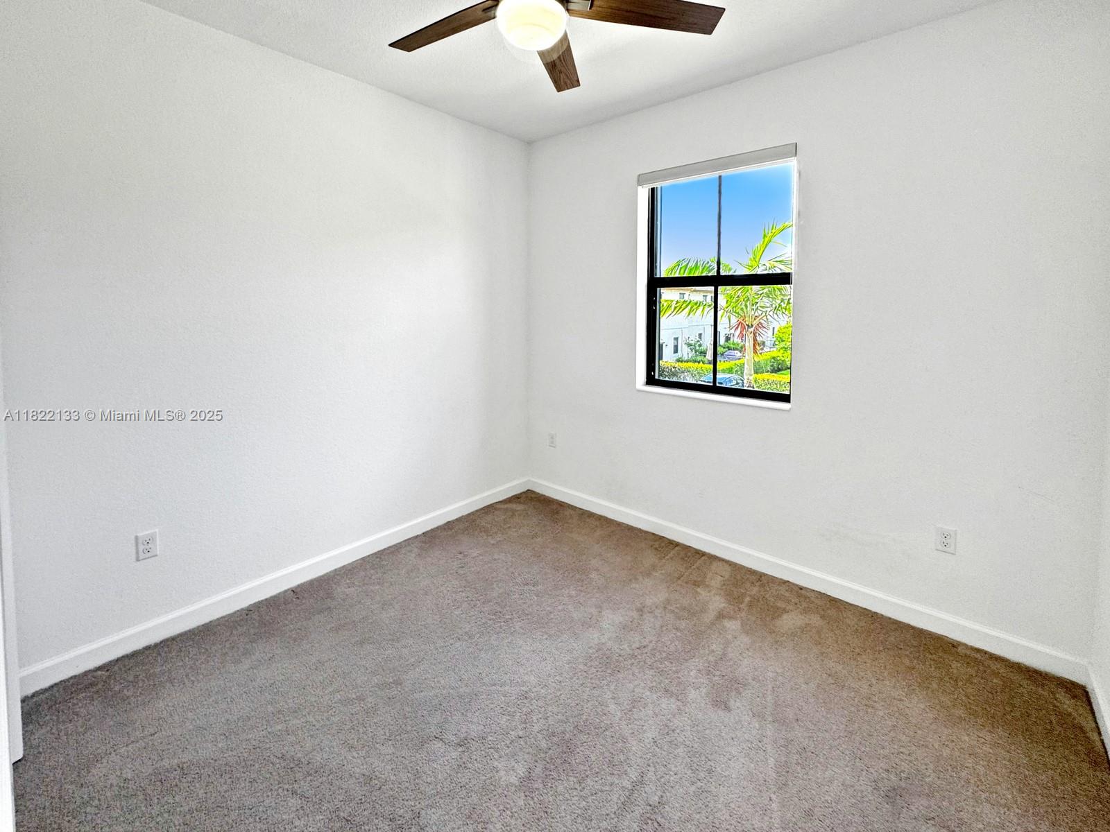 PALOMINO LAKES - Residential