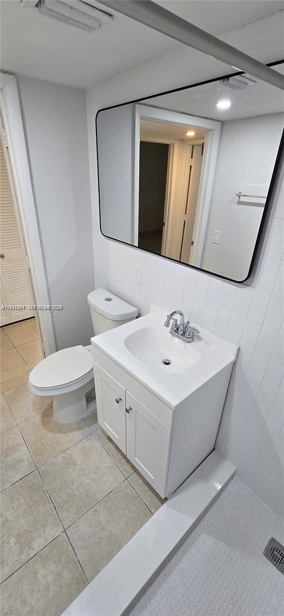 A A DOOLEY SUB - Residential Lease