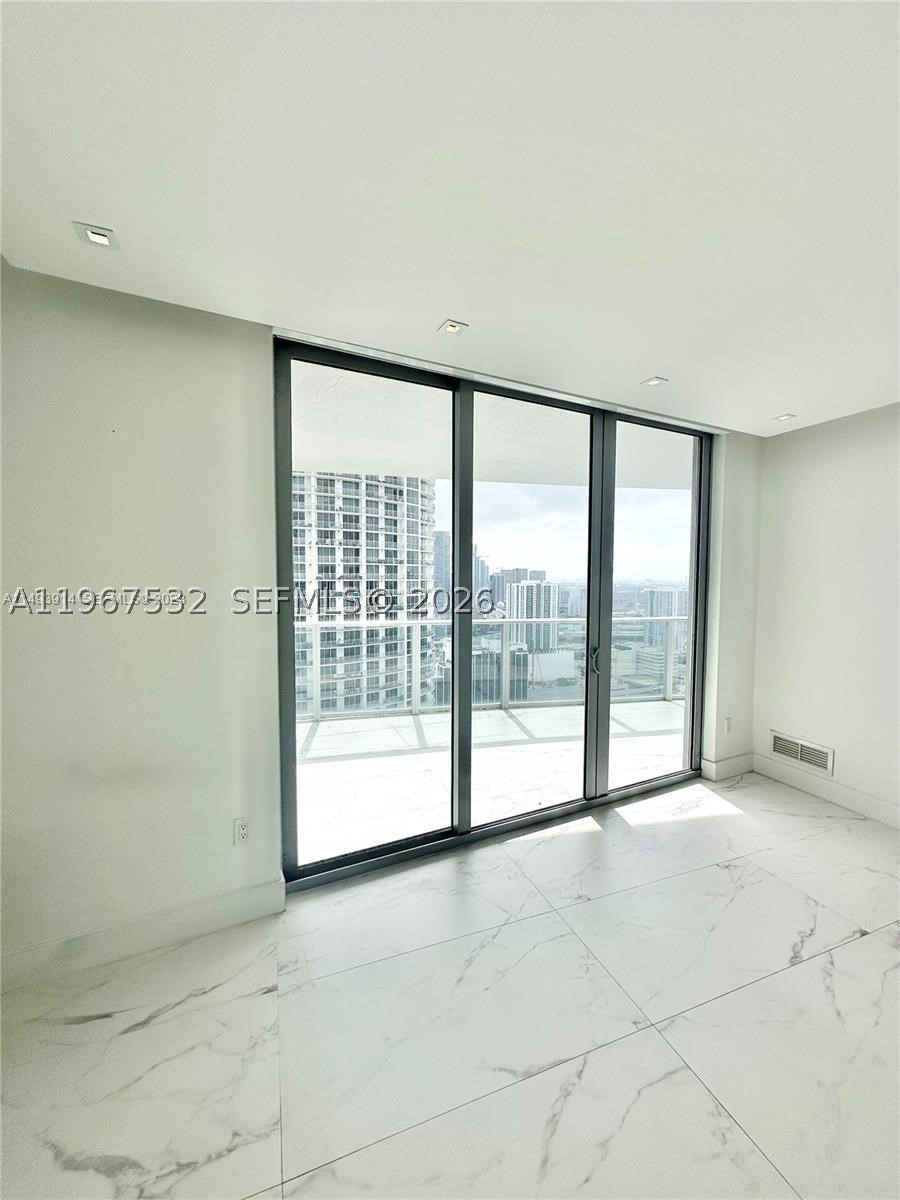 ARIA ON THE BAY CONDO - Residential