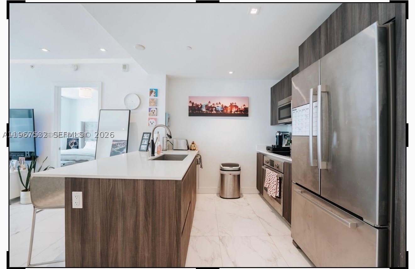 ARIA ON THE BAY CONDO - Residential