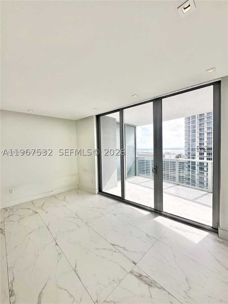 ARIA ON THE BAY CONDO - Residential