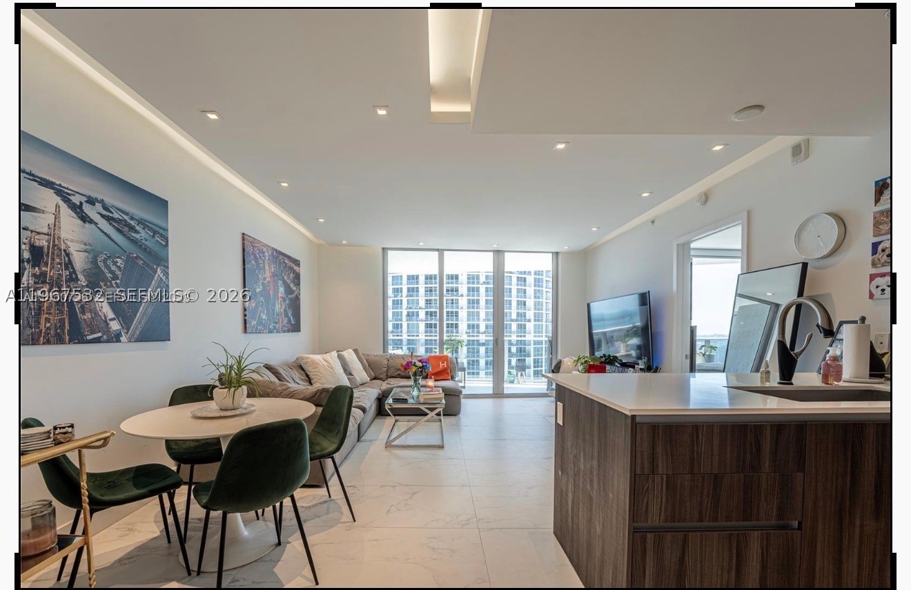 ARIA ON THE BAY CONDO - Residential