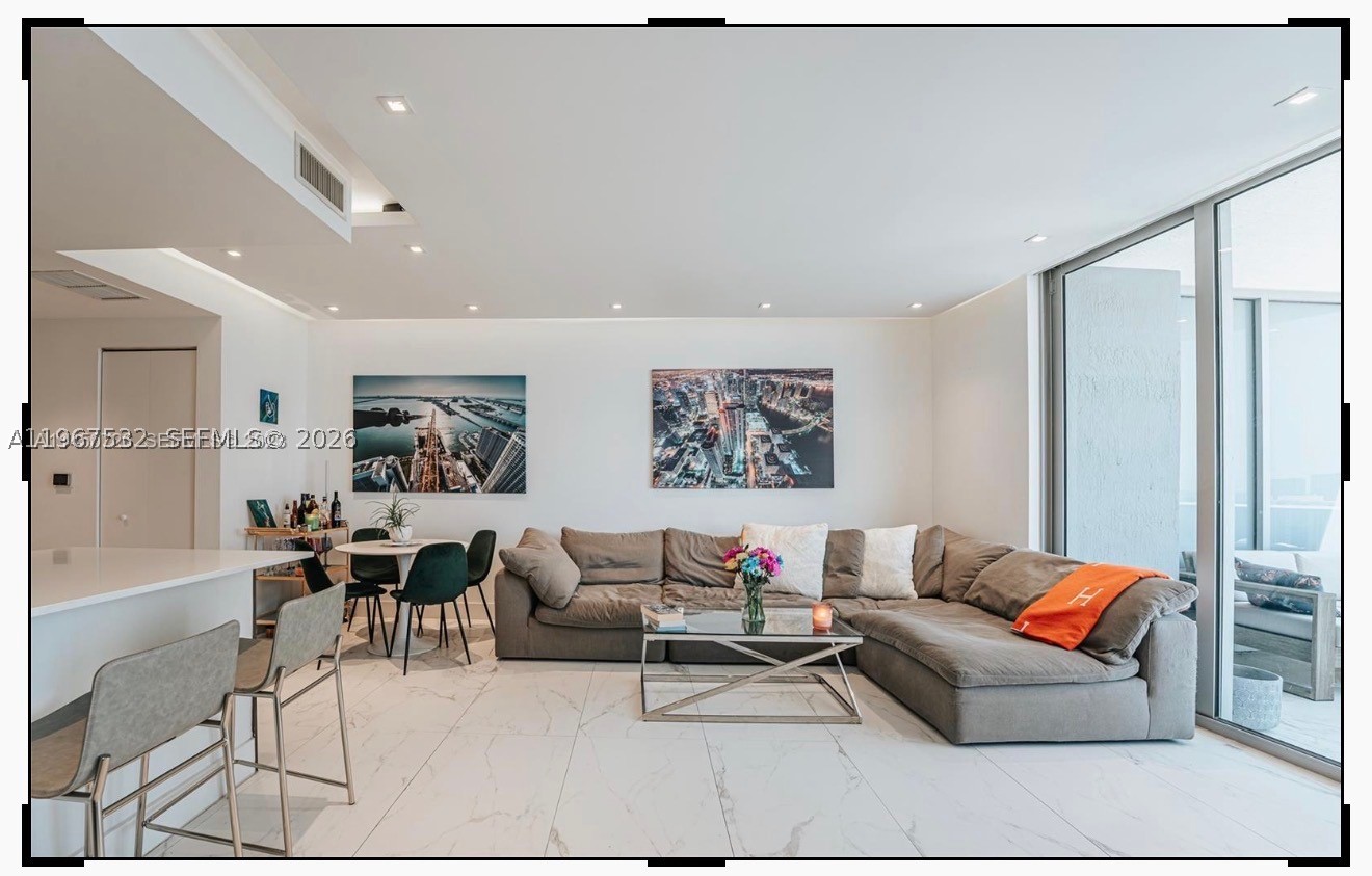 ARIA ON THE BAY CONDO - Residential