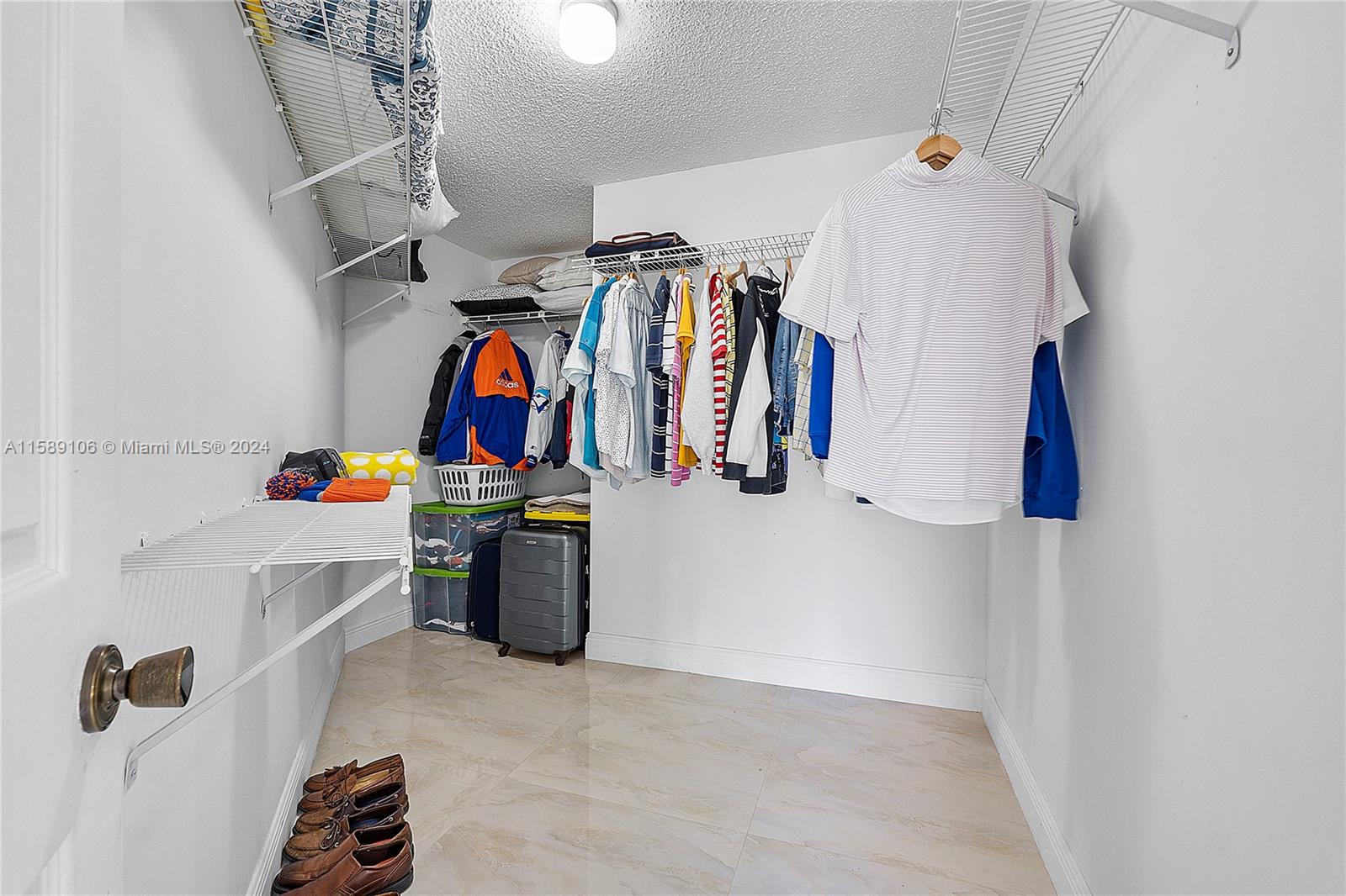 PEMBROKE LAKES SOUTH - Residential