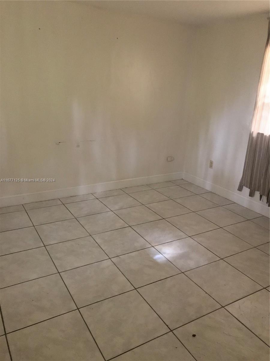 ROCKMOOR VILLA TRACK - Residential Lease