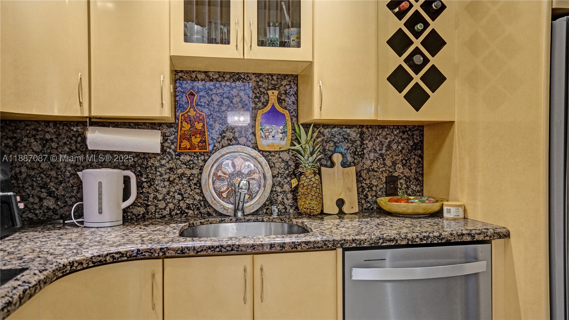 ARLEN HOUSE EAST CONDO - Residential