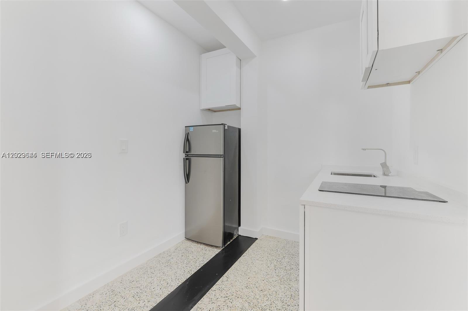 ALTOS DEL MAR NO 3 - Residential Lease