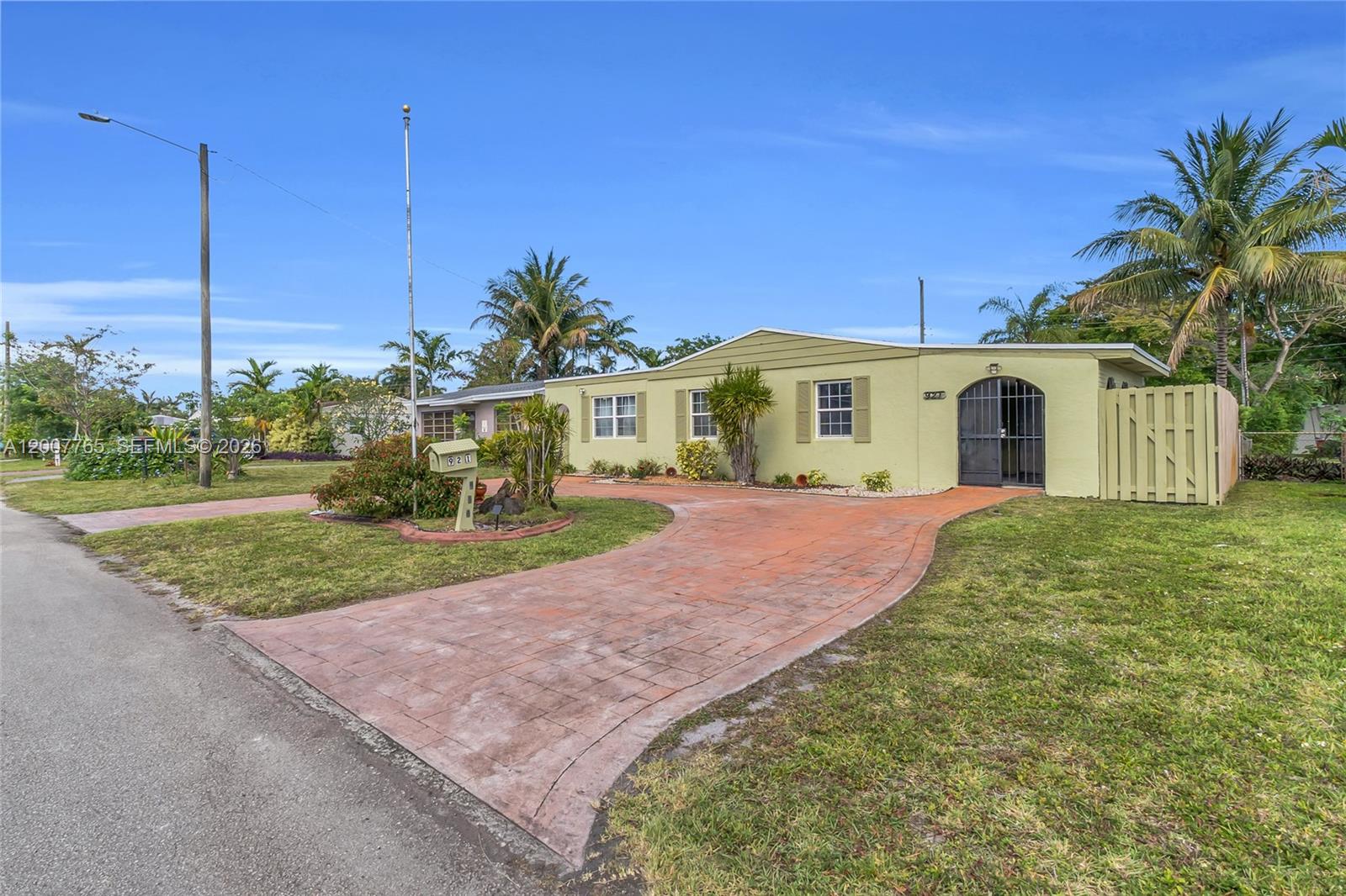 BREEZY MANOR AMENDED - Residential
