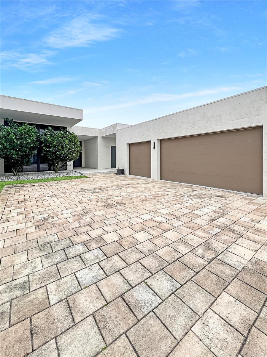WESTON ESTATES - Residential