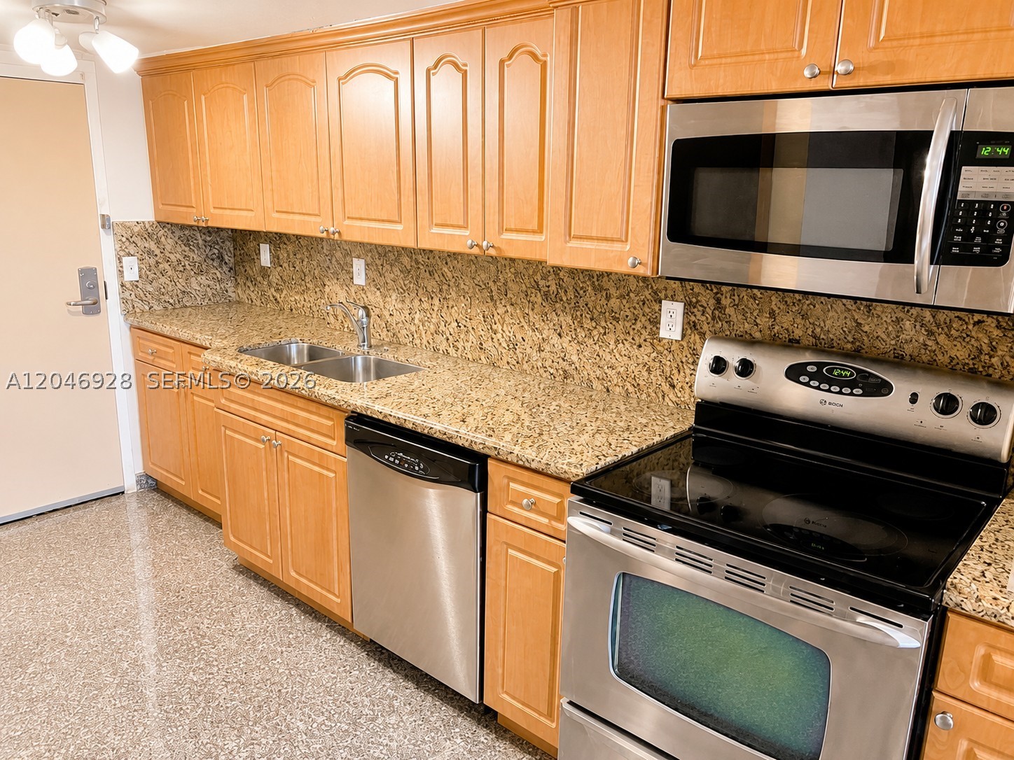 THE AVENTURA BEACH CLUB C - Residential
