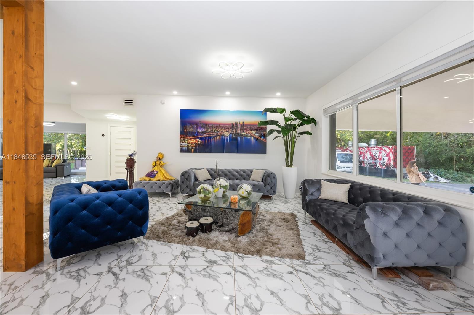 BISCAYNE PARK ESTS AMD - Residential