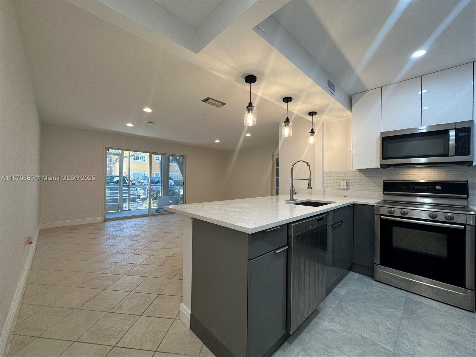 CHATEAU DE VILLE CONDO - Residential Lease