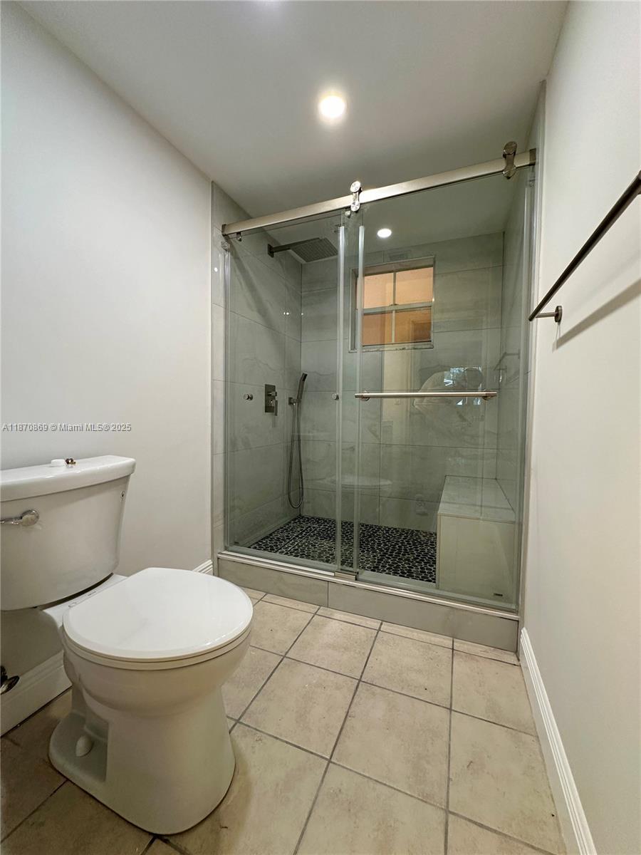 CHATEAU DE VILLE CONDO - Residential Lease