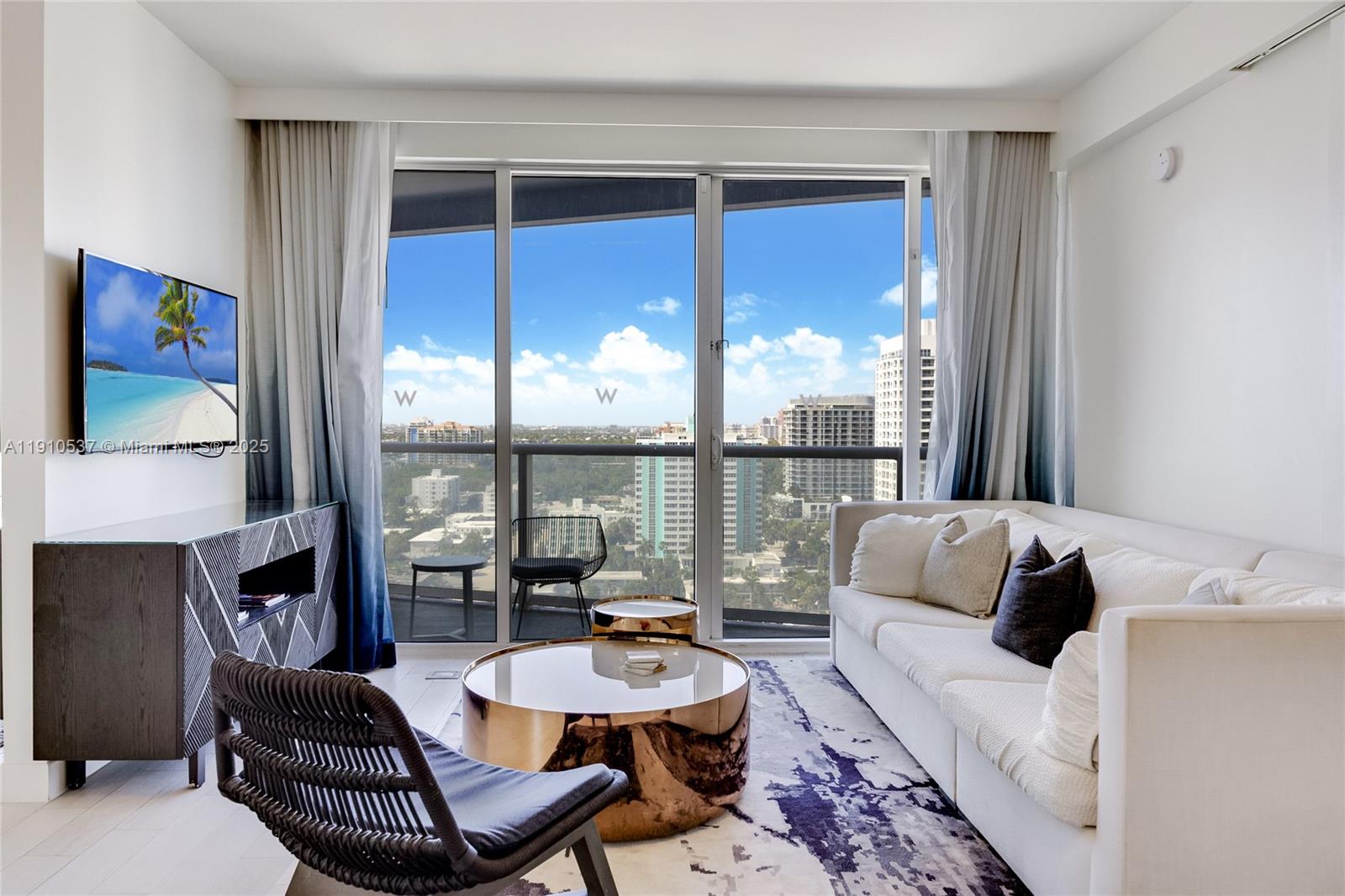 FORT LAUDERDALE RESIDENCE - Residential