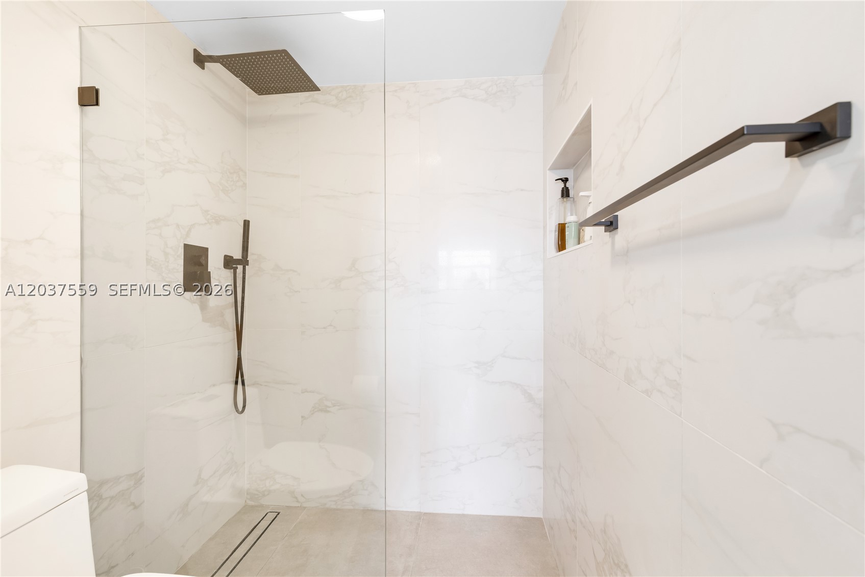 LINCOLN WEST GARDENS COND - Residential Lease
