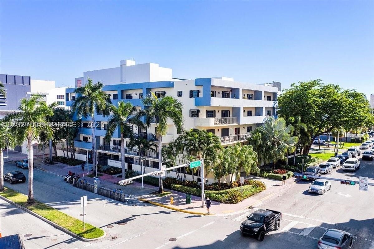 LINCOLN WEST GARDENS COND - Residential Lease